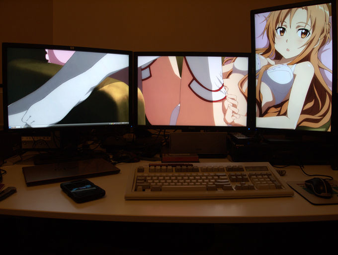 Asuna triple-monitor desktop