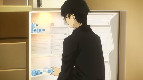 Kokuto puts water in Shiki's fridge